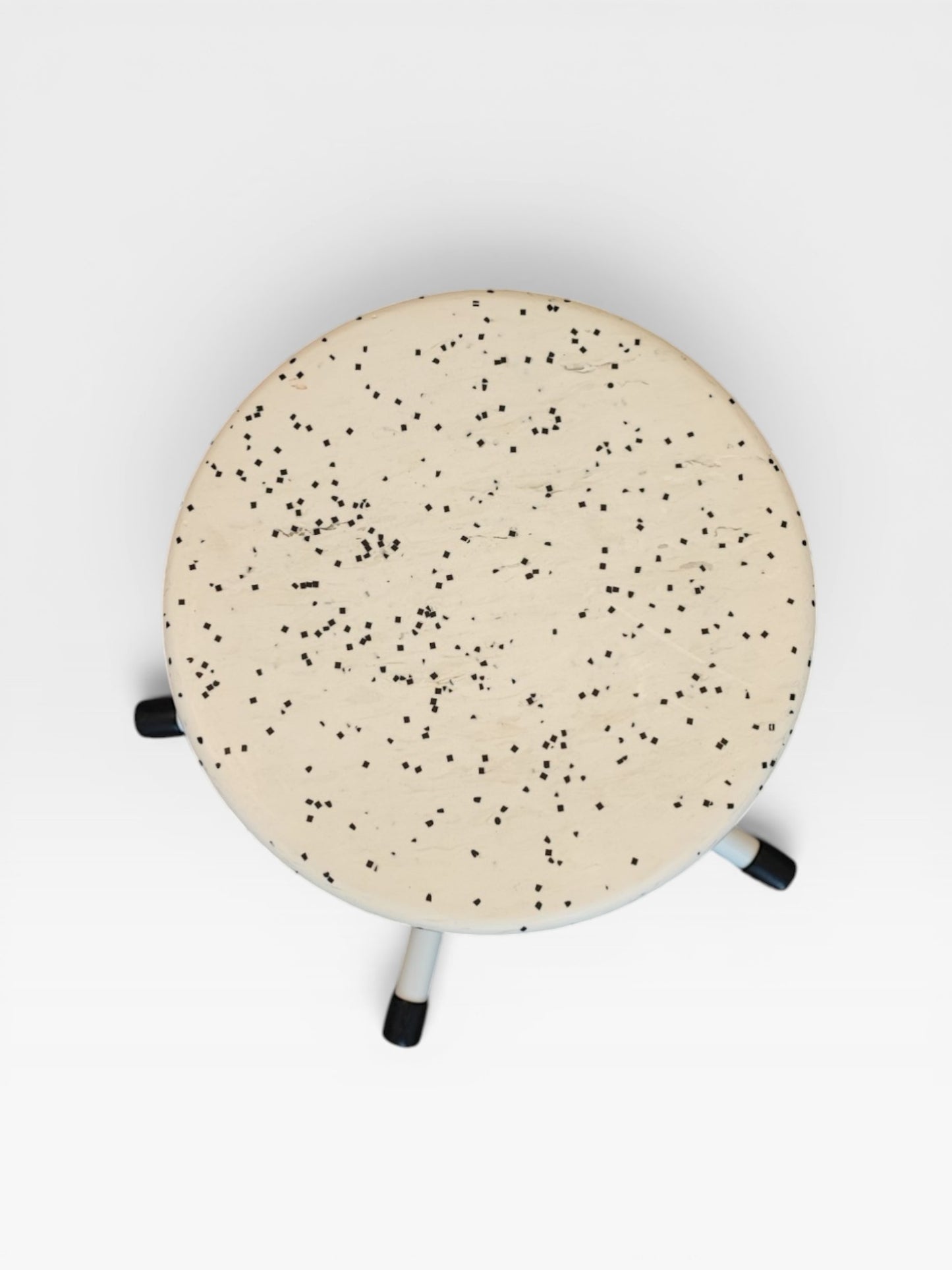 Tabouret d'école upcyclé Nº9