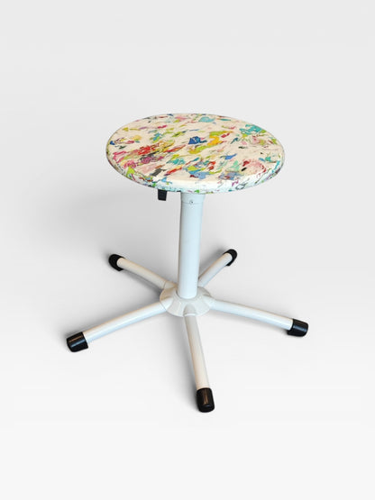 Tabouret d'école upcyclé Nº1