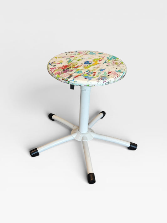 Tabouret d'école upcyclé Nº1