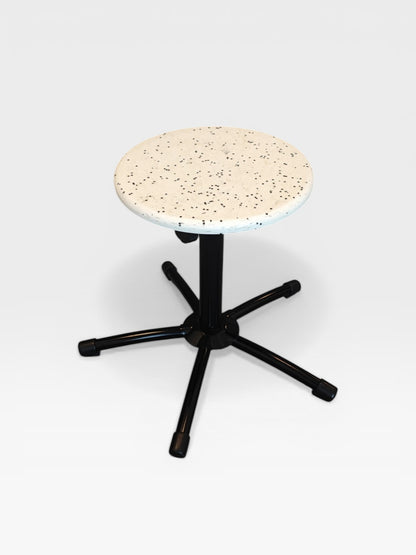 Tabouret d'école upcyclé Nº2