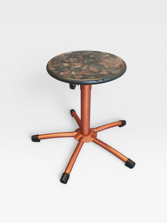 Tabouret d'école upcyclé Nº4