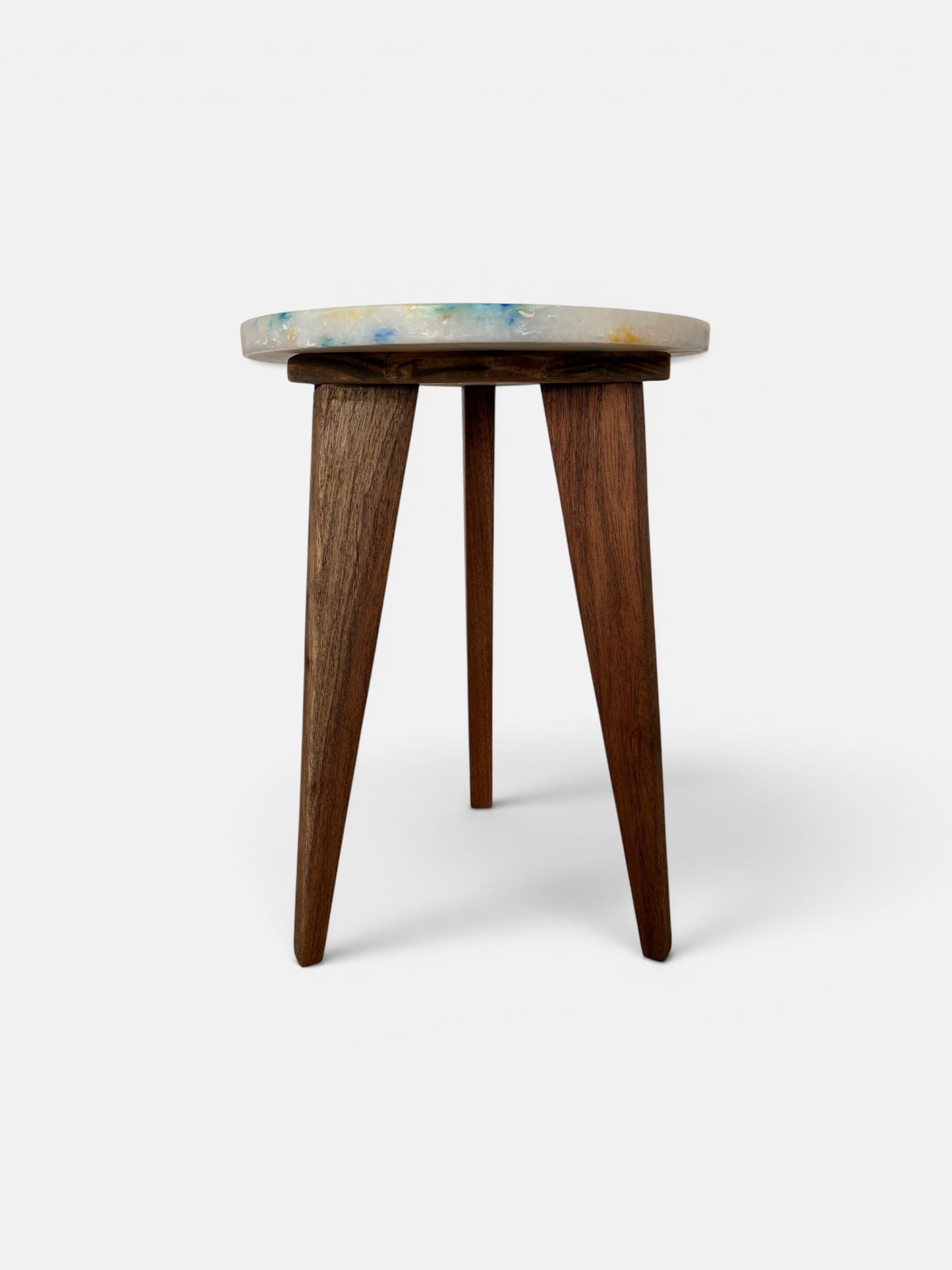 Tabouret en bois et plastique