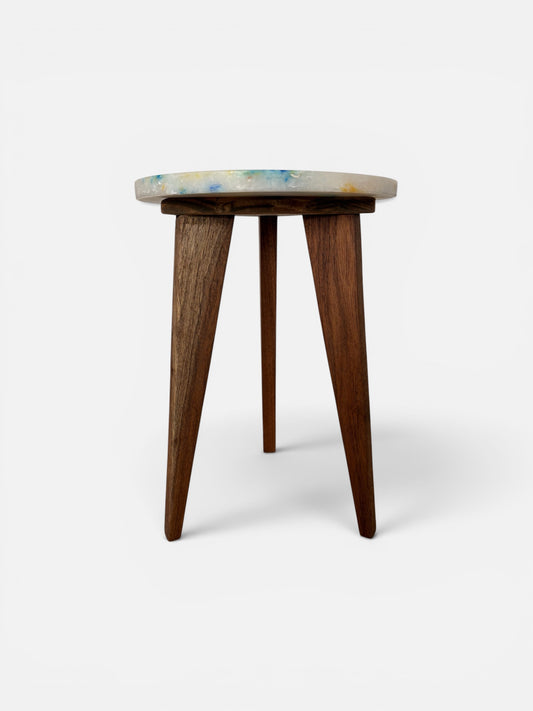 Tabouret en bois et plastique