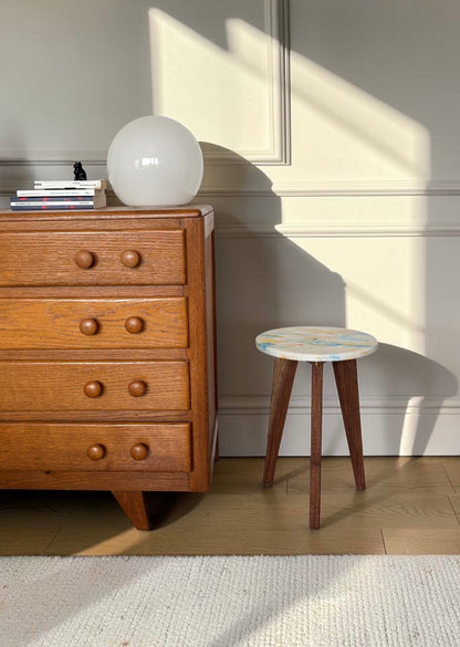 Tabouret en bois et plastique